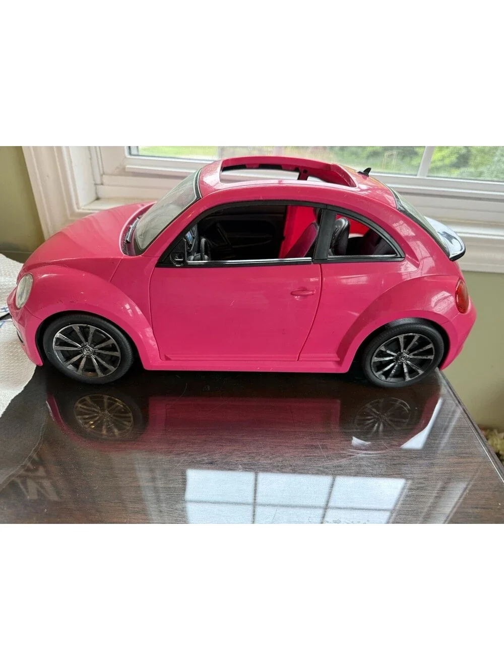 Vintage 2000 Barbie VW Volkswagen Beetle Bug Hot Pink Car by Mattel